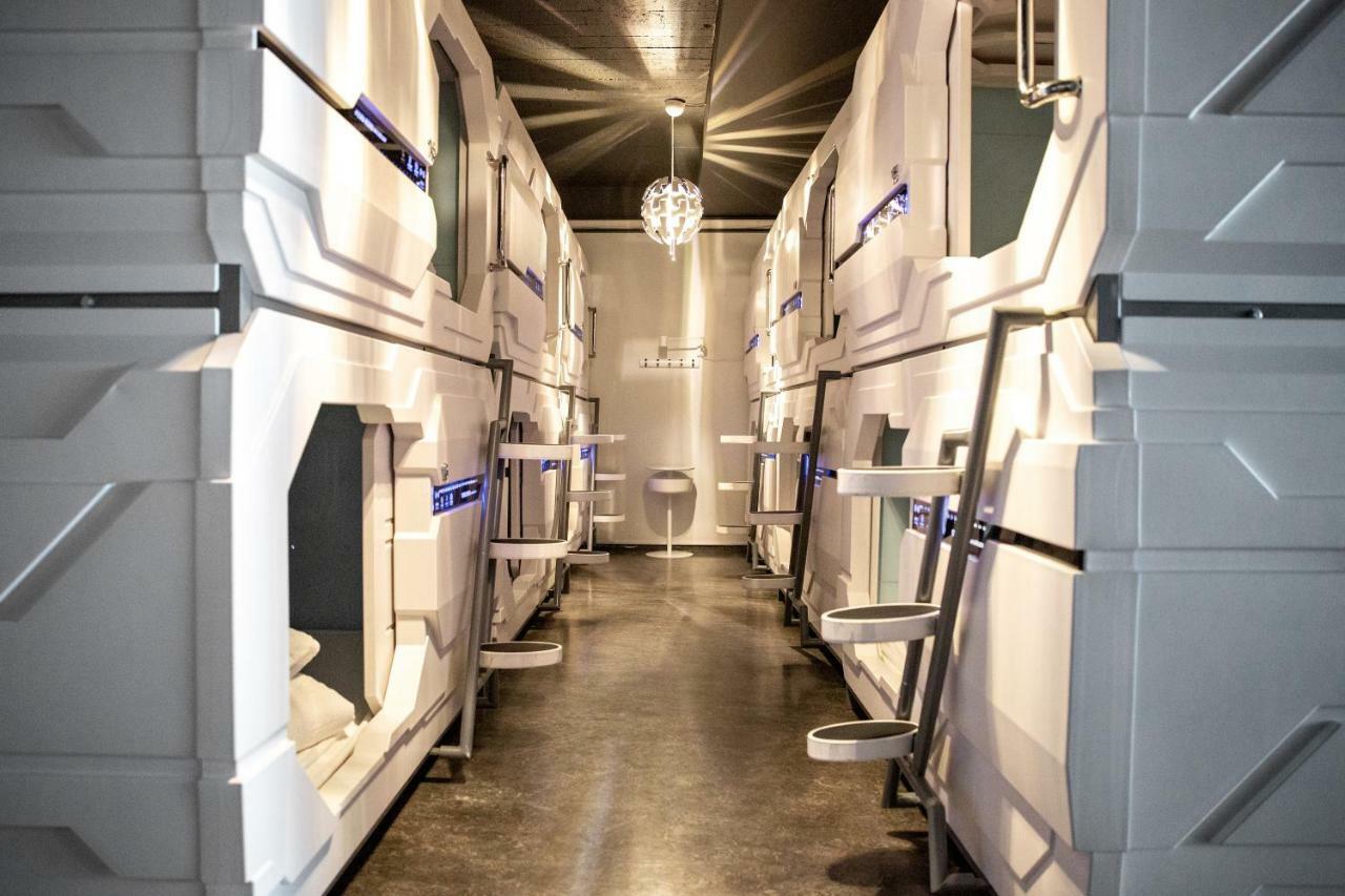 Puffin Nest Capsule Hostel فيستمانايار المظهر الخارجي الصورة