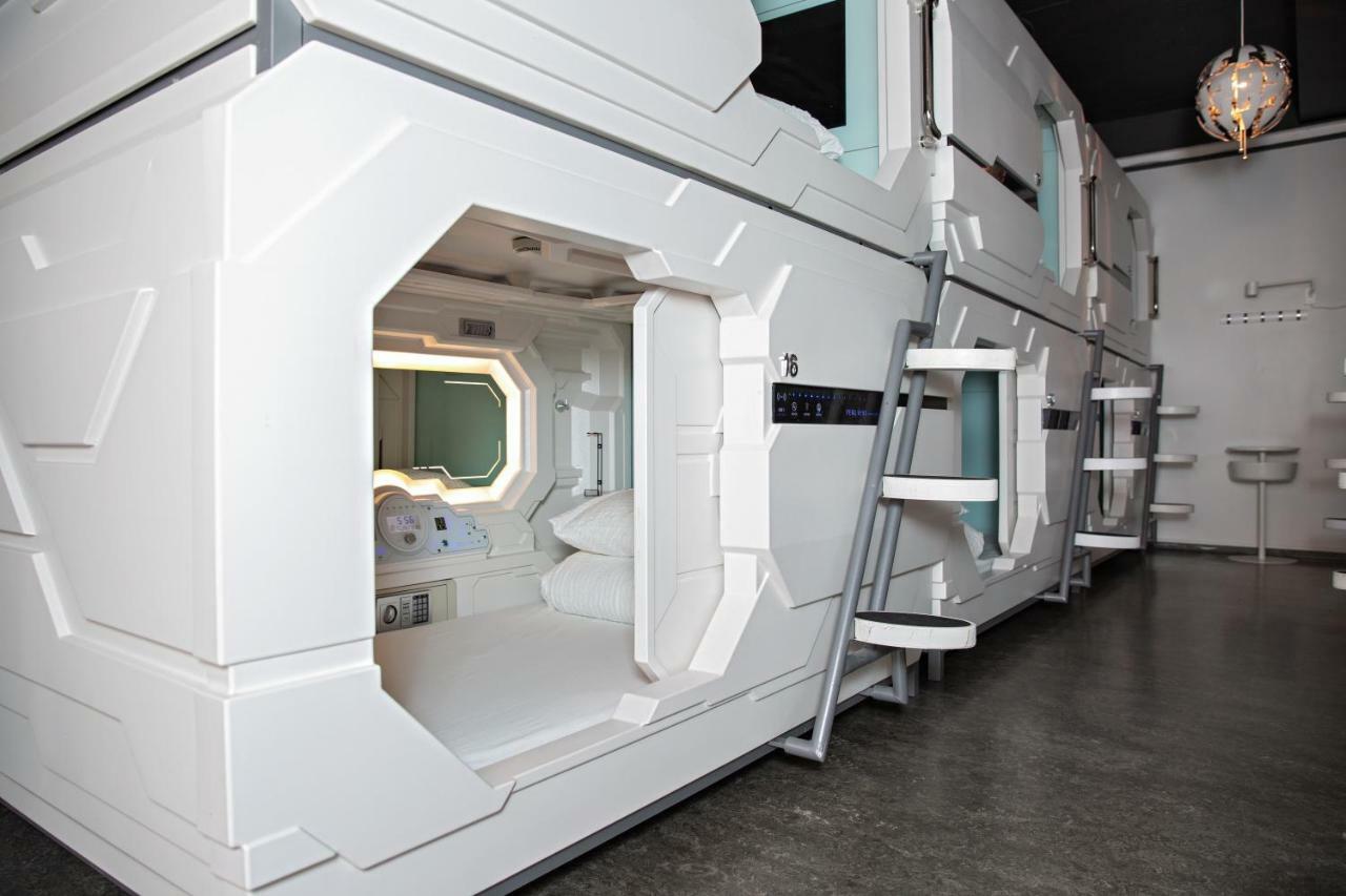Puffin Nest Capsule Hostel فيستمانايار المظهر الخارجي الصورة
