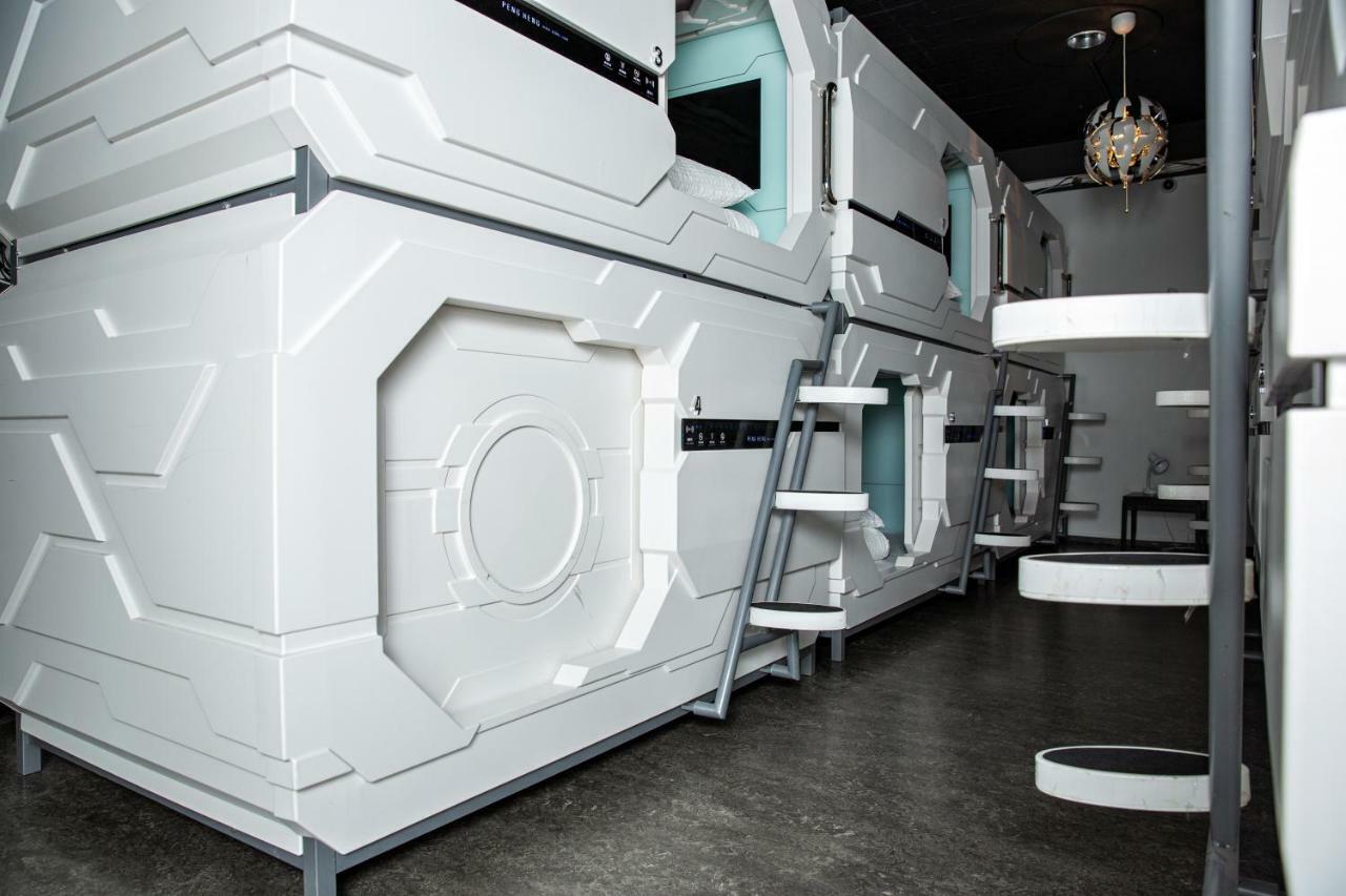 Puffin Nest Capsule Hostel فيستمانايار المظهر الخارجي الصورة
